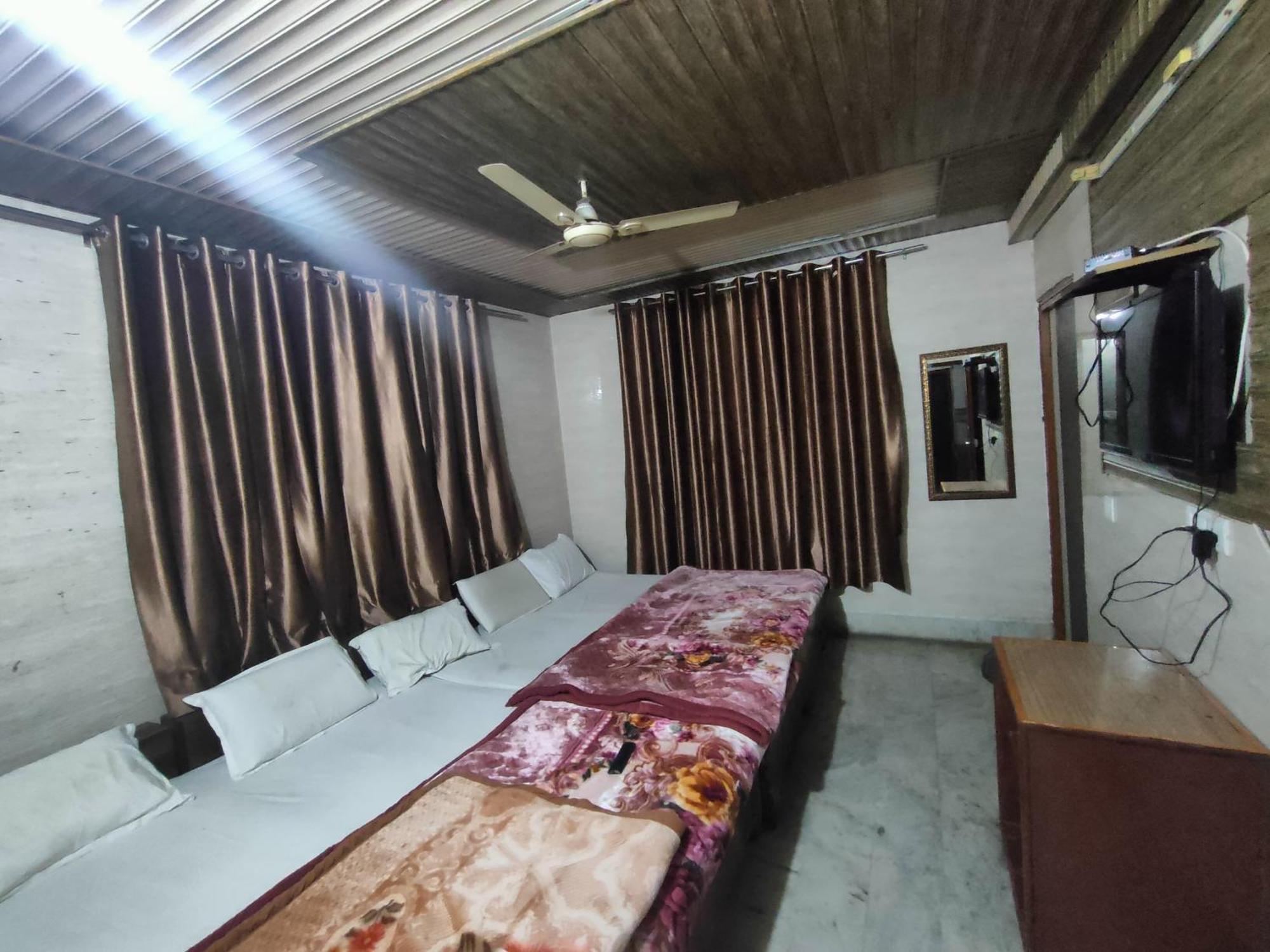 Sgh Guest House Mathura Exterior foto